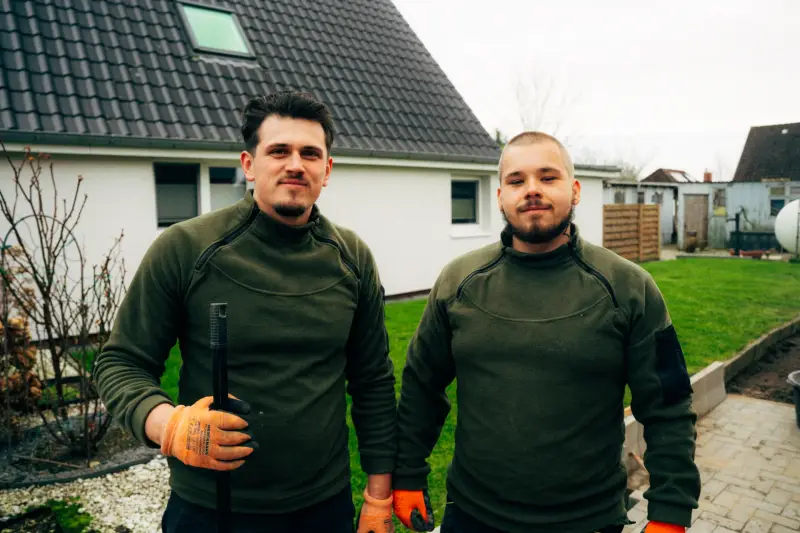 GaLaBau-Team auf der Baustelle